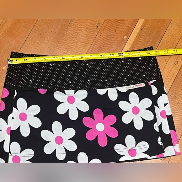 Sweet Spot reversible and adjustable skirt fits size 2-14 EUC - Picture 8 of 9
